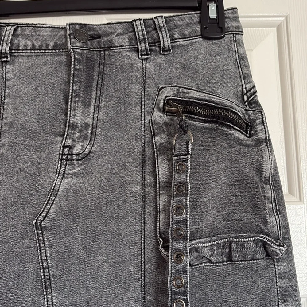 Delia’s Dolls Kill Gray Denim Maxi Skirt Slight Cargo Pockets NWOT✨Sz Small - Picture 3 of 7